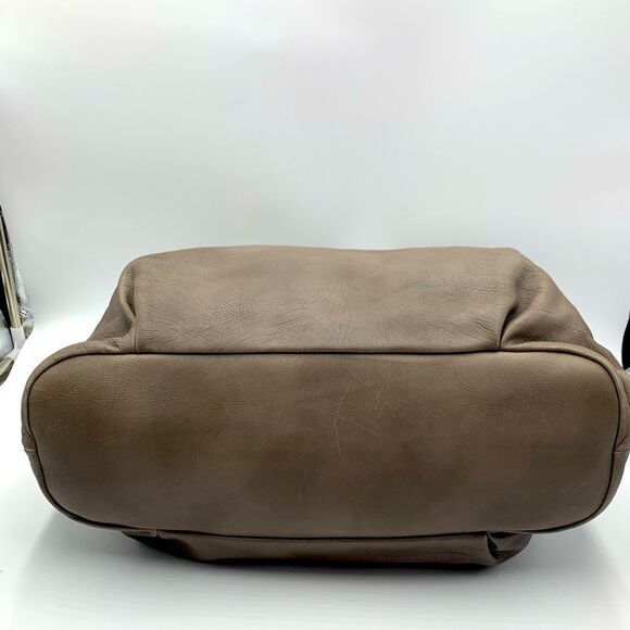 Authentic Very Large Vitello Lux Miu Miu 2way Satchel. Excellent preloved bag. - Picture 6 of 14